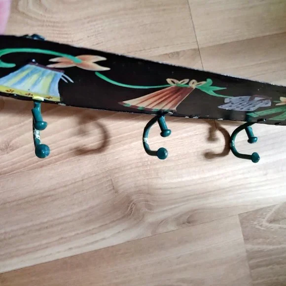 3 Metal Hooks Wall Mounted Rack Hand Painted Skirt Flower Garden Hanger Keys Hat - Picture 8 of 8
